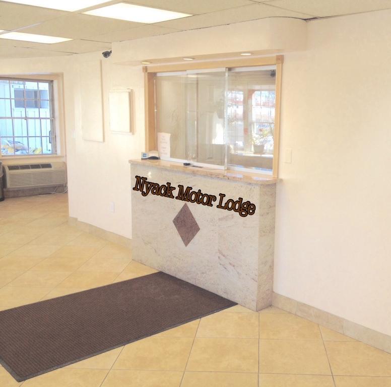West Nyack Tappan Zee Hotel מראה חיצוני תמונה