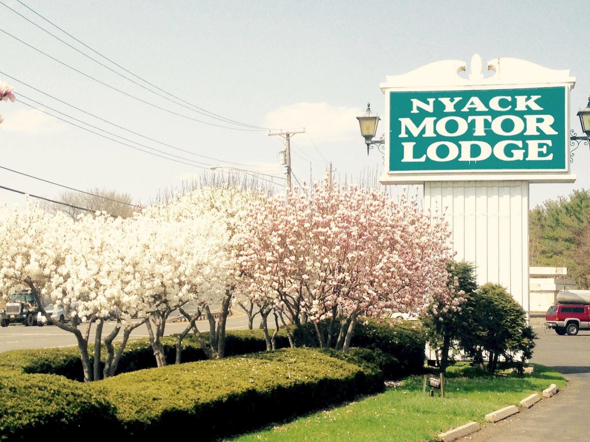 West Nyack Tappan Zee Hotel מראה חיצוני תמונה