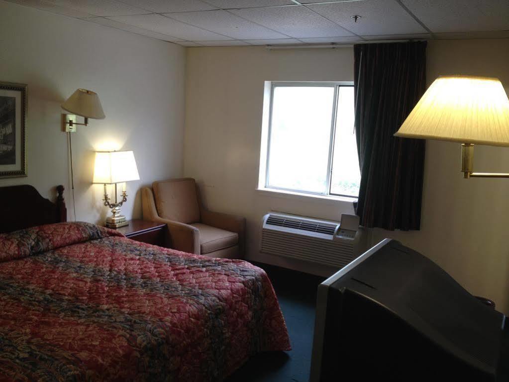 West Nyack Tappan Zee Hotel מראה חיצוני תמונה