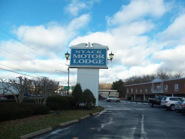 West Nyack Tappan Zee Hotel מראה חיצוני תמונה